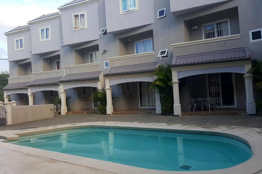 Flic-en-Flacq Sunshine Luxurious Villa:4 Mins Walk From Beach מראה חיצוני תמונה